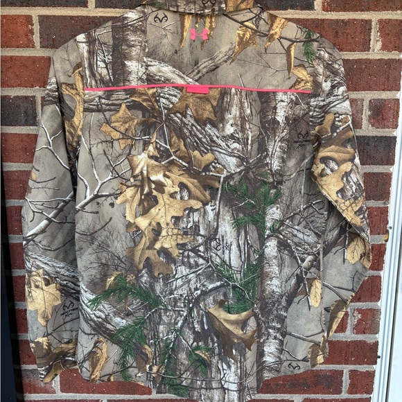 Women’s Under Armour Realtree camo button up shirt L hunting outdoor camouflage - Picture 2 of 6